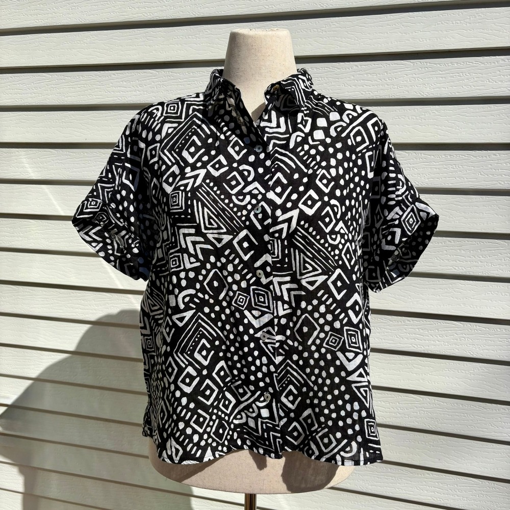 Tahari 100% Linen‎ Pearl Button Top Women's L Black White Geometric Tribal Shirt